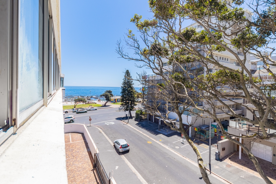 2 Bedroom Property for Sale in Sea Point Western Cape